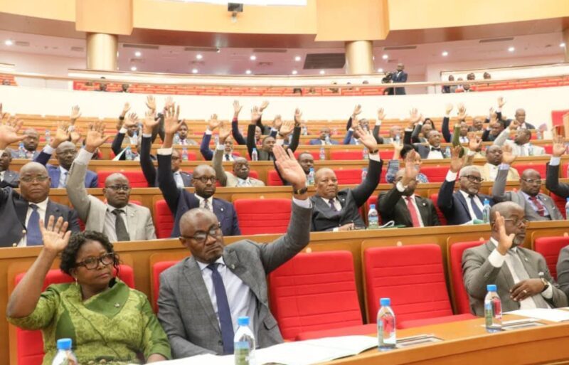 Réforme banquaire au Gabon : le parlement bloque le projet et rappelle l&rsquo;exigence d&rsquo;harmonisation avec la CEMAC