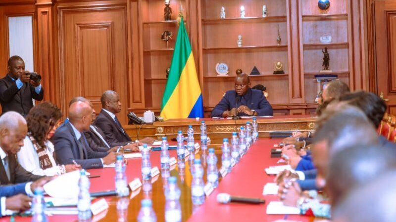 Parafiscalité : le président gabonais ordonne la fin des prélèvements illégaux