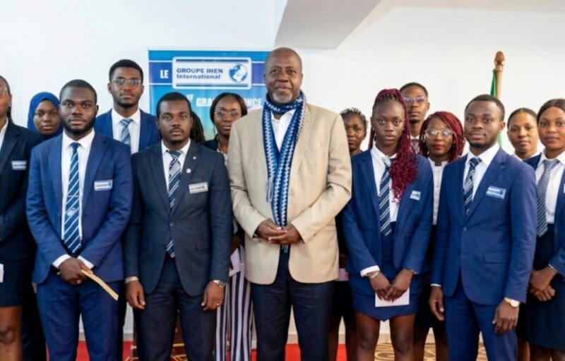 FÊTE DES PÈRES : LE DR CONSTANT OYONO EBANG SALUE CES BÂTISSEURS DE L&rsquo;AVENIR