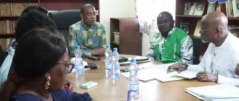 Radio Mandji : Germain BIAHODJOW s’intéresse à la situation foncière de la station