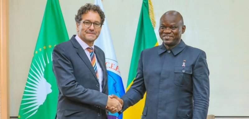 Gabon : l’ambassadeur de France reçu au Palais du Bord de Mer